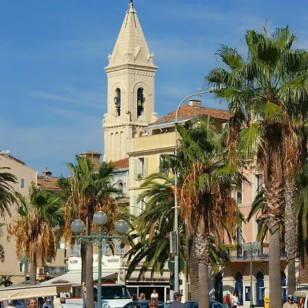 La Cigale Sanaryenne Et Son Jardin Méditerranéen * Sanary-sur-Mer